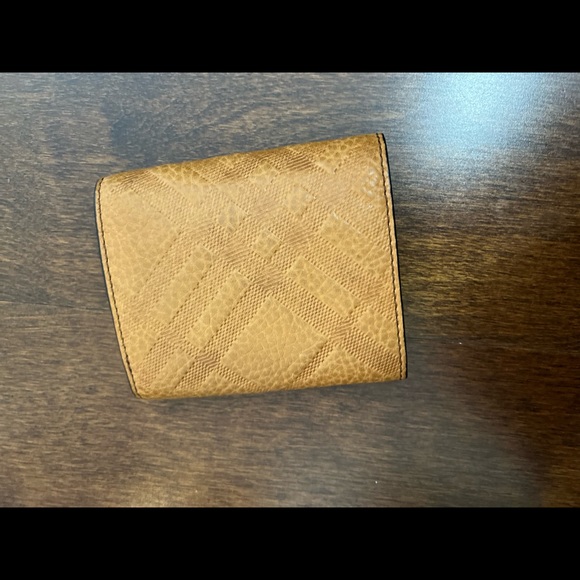 Womens Burberry wallet in tan color - Picture 2 of 6